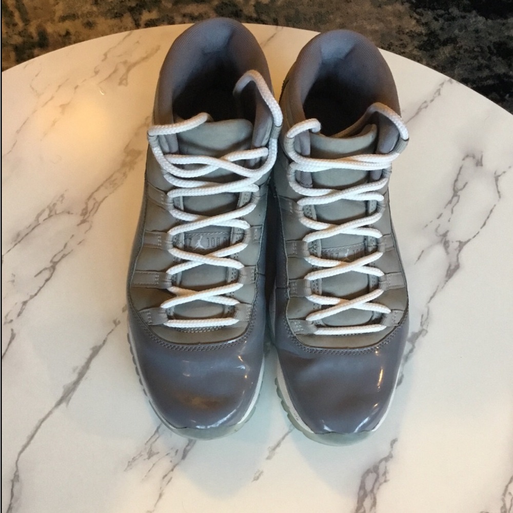 Jordan cool grey 11s, 9.5 W/box scratch on last slide(notnoticeablewhenwalking)